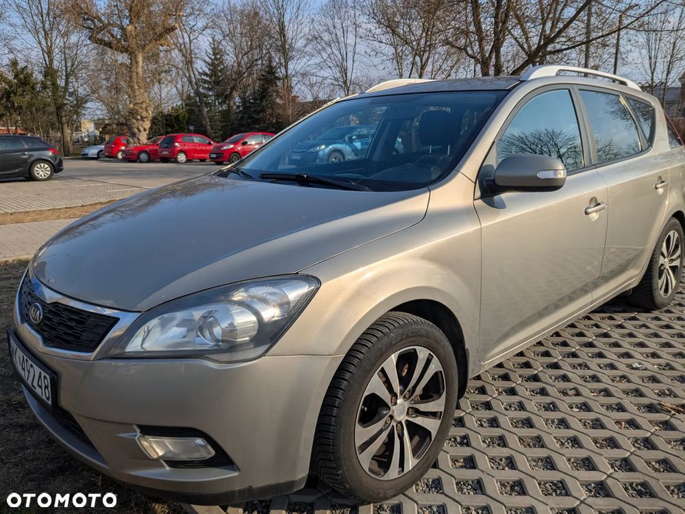 Kia Ceed 1.6 Crdi Comfort + - 1