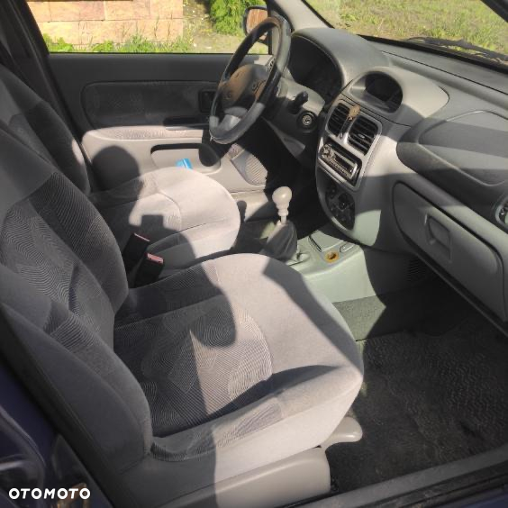 Renault Clio - 6