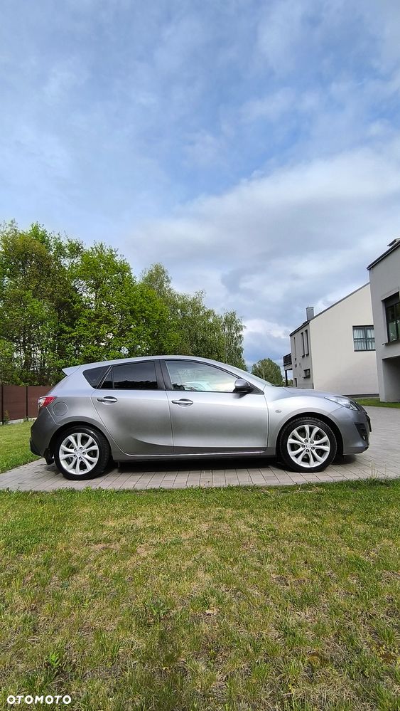 Mazda 3 2.0 Exclusive + - 9