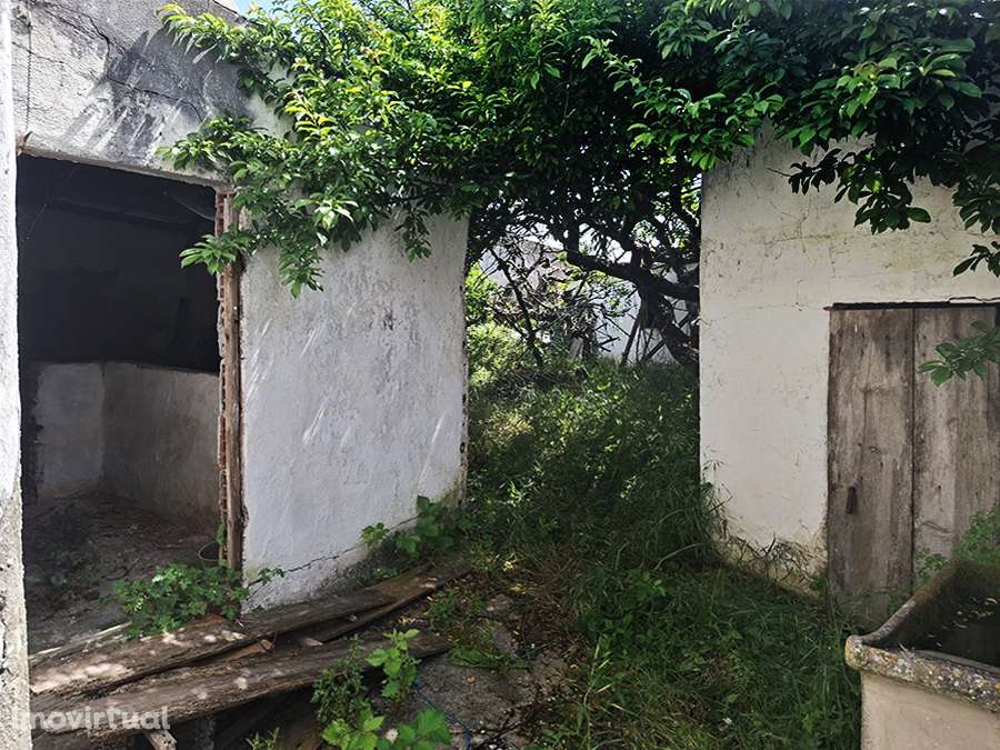 Moradia T2, com logradouro e anexos, a 5 min. da praia, Atalaia - Grande imagem: 4/23