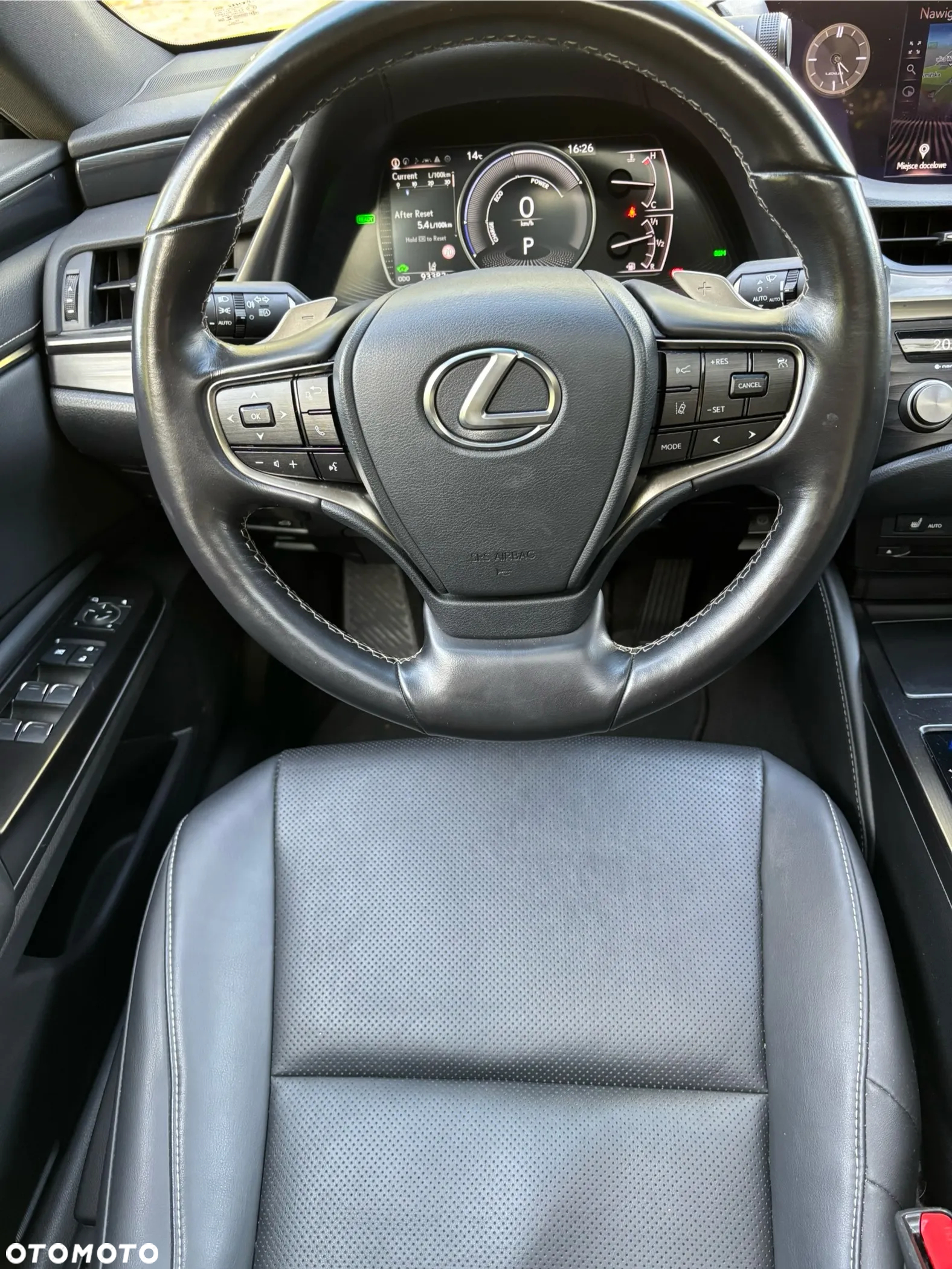 Lexus ES 300h Business Edition + - 8