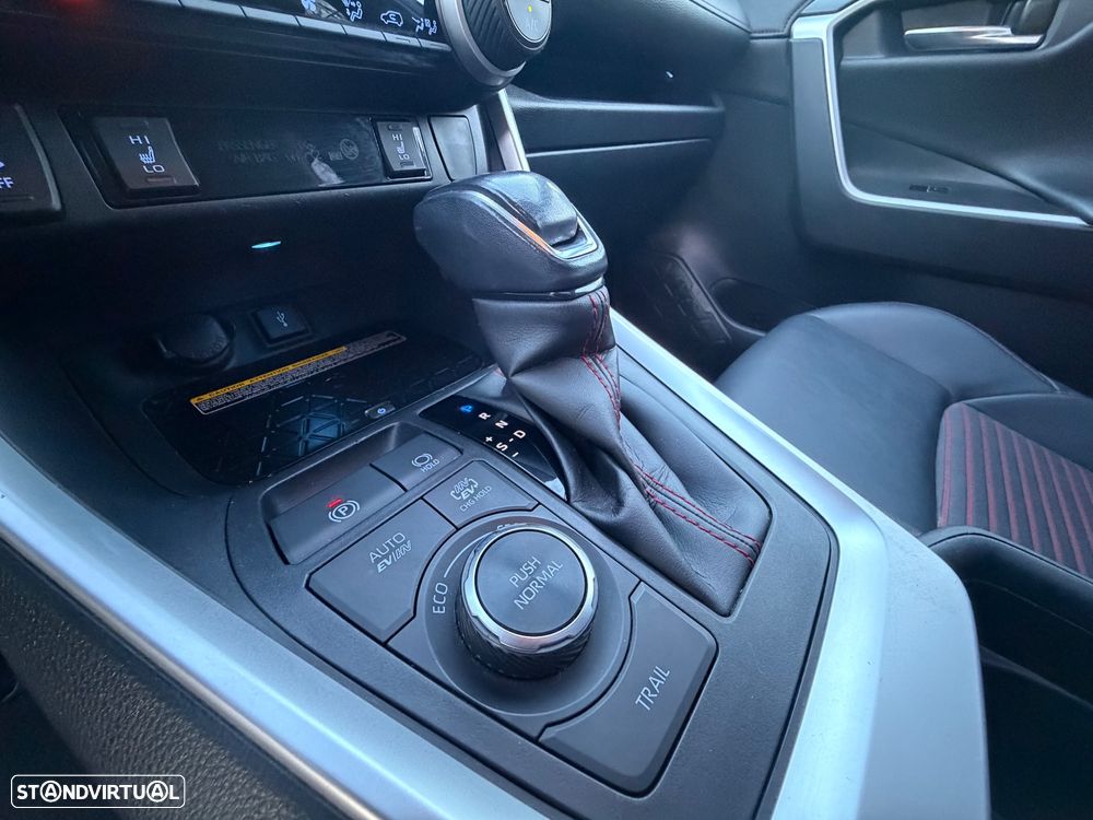 Toyota RAV4 2.5 HDF Square Collection AWD-i - 26