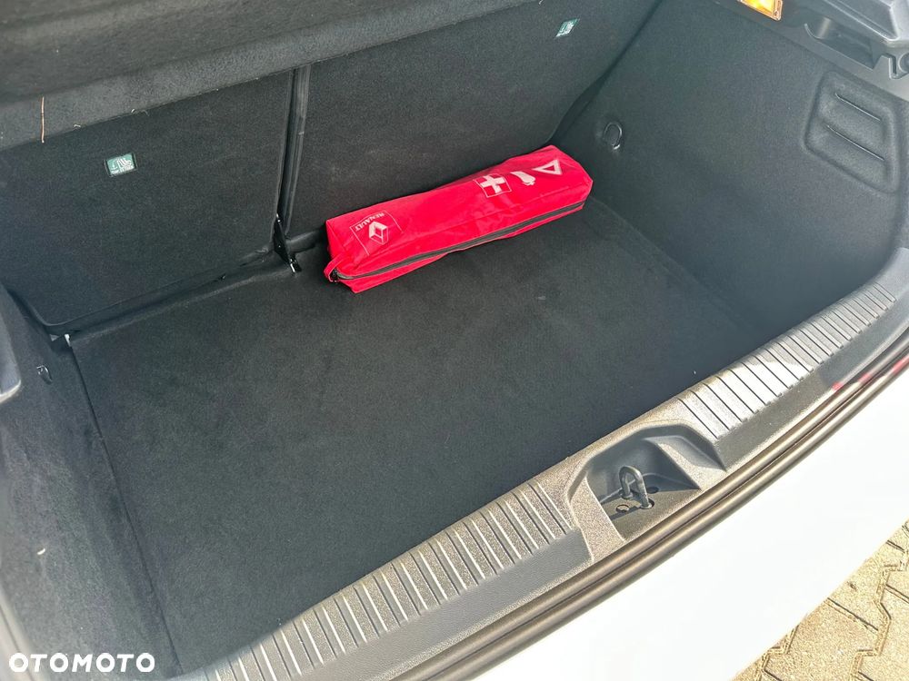 Renault Clio ver-1-0-tce-equilibre - 10