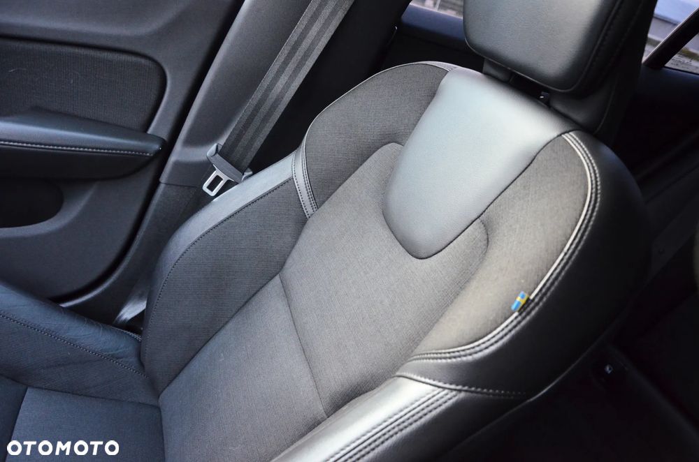 Volvo V60 T6 AWD Plug-In Hybrid Inscription Expression - 23