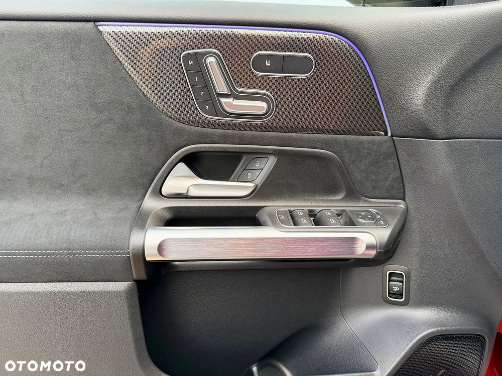 Mercedes-Benz GLB 220 mHEV 4-Matic AMG Line 8G-DCT - 15