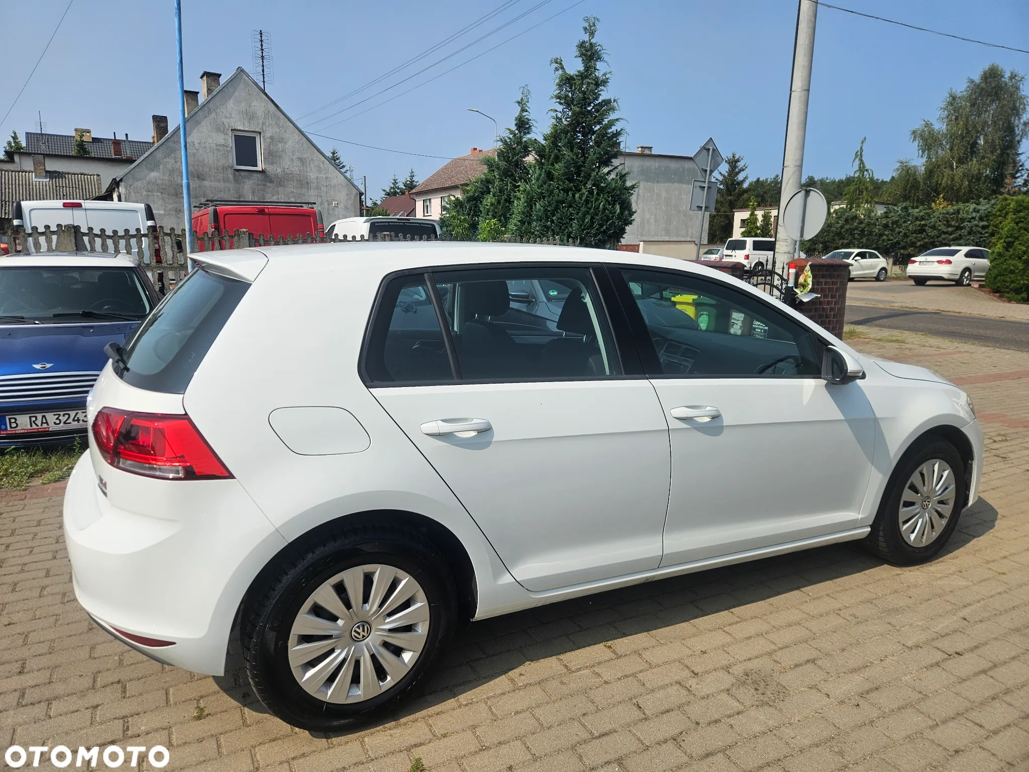 Volkswagen Golf 1.6 TDI DPF Trendline - 4