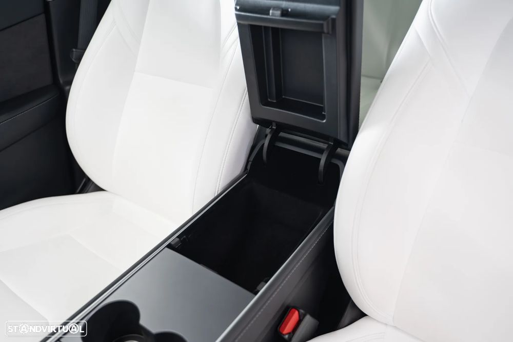 Tesla Model Y Long Range Tração Integral - 32