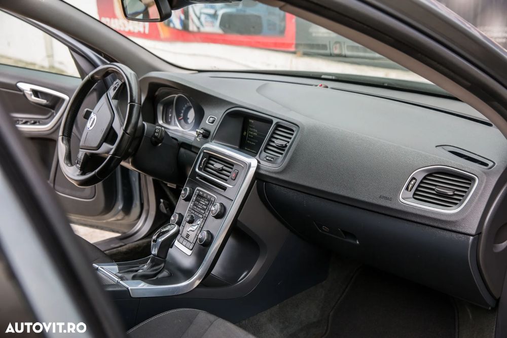Volvo V60 D2 Geartronic Kinetic - 23