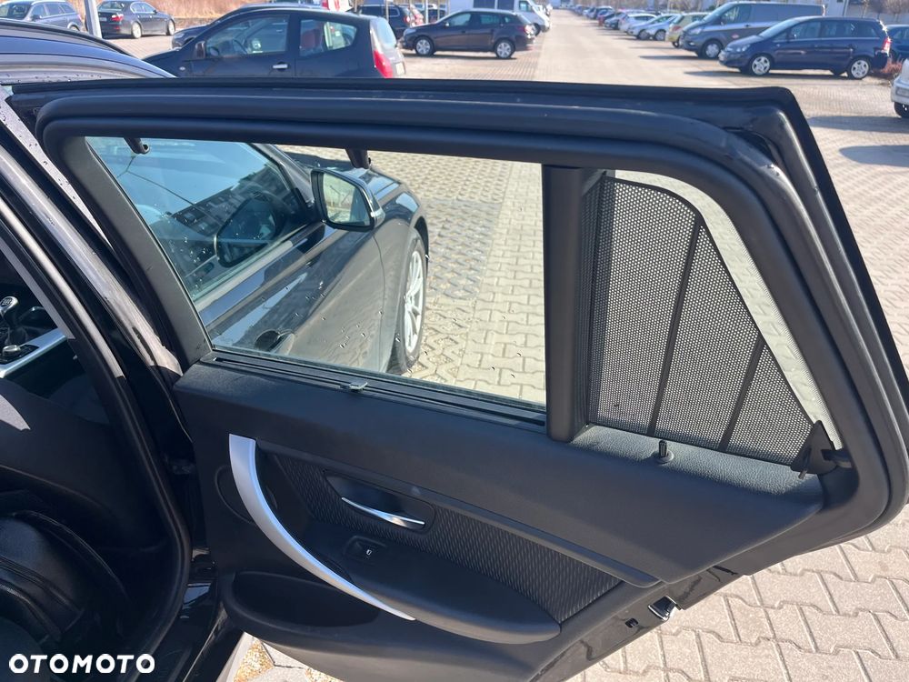BMW Seria 3 320d - 15