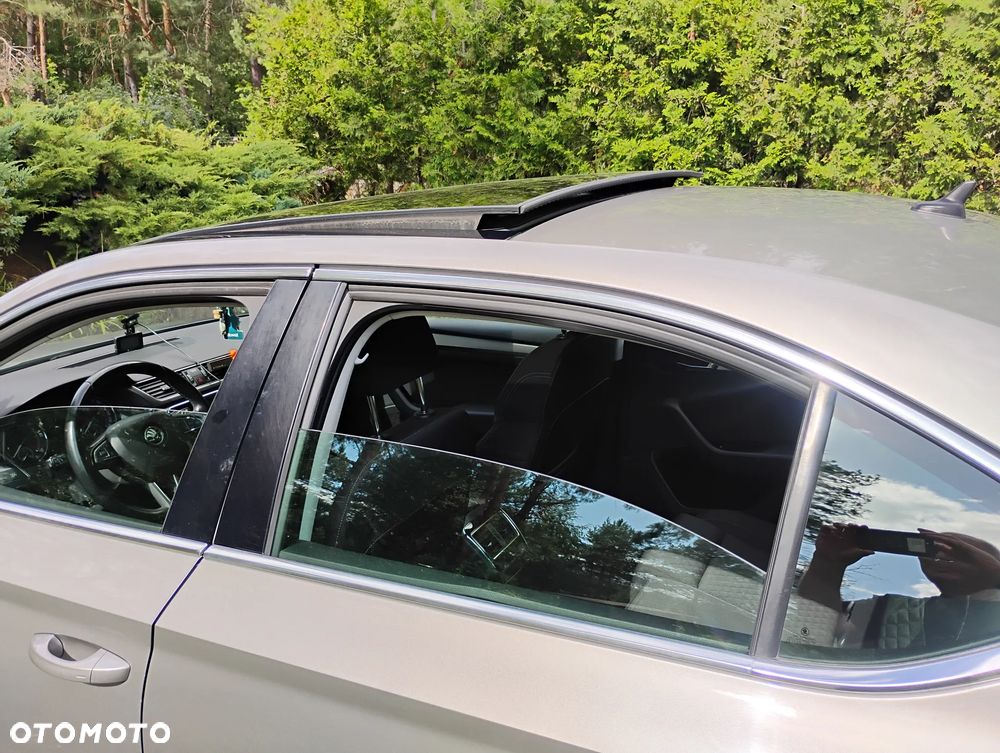 Skoda Superb 2.0 TDI Ambition - 23