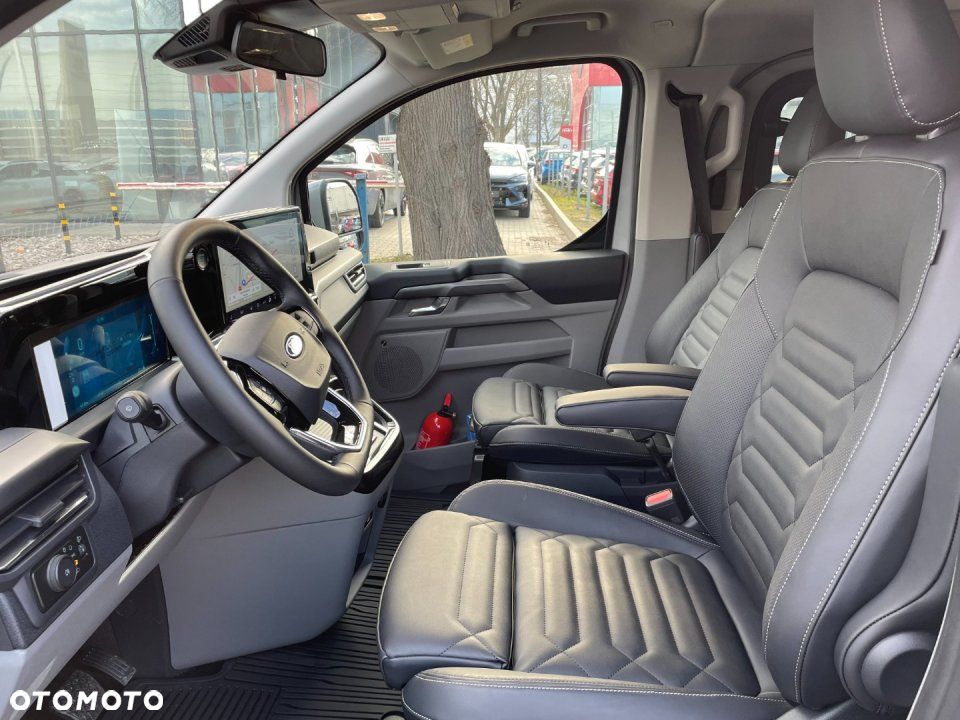 Ford Tourneo Custom - 9