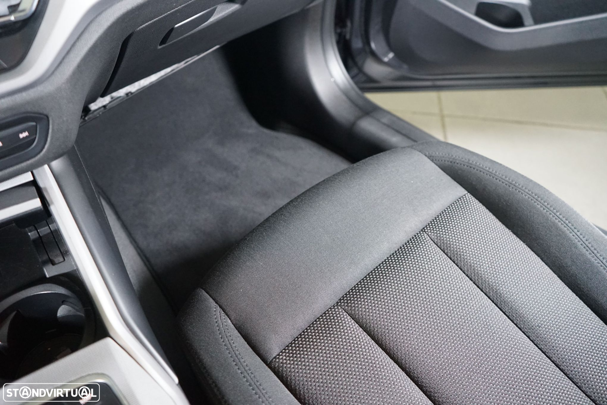 BMW 320 d xDrive Advantage Auto - 38