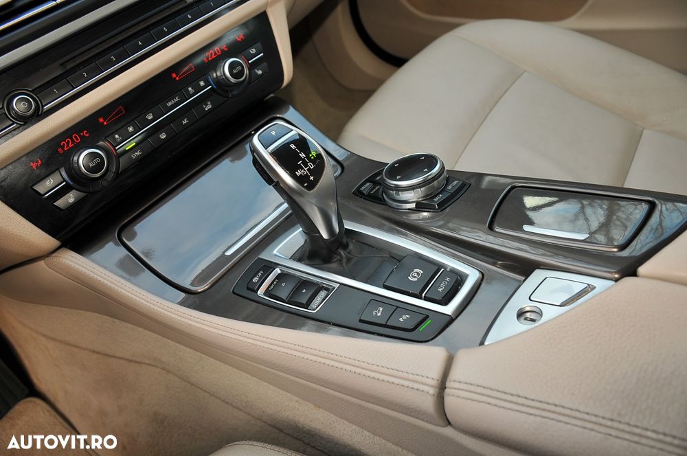 BMW Seria 5 525d xDrive Sport-Aut. Modern Line - 22