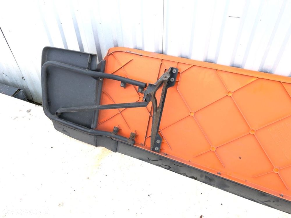 OWIEWKA  ZAKABINOWA PRAWA - 907.00 PLN - SCANIA P,G,R,T - series 2003 - 2022 R 450 - 6