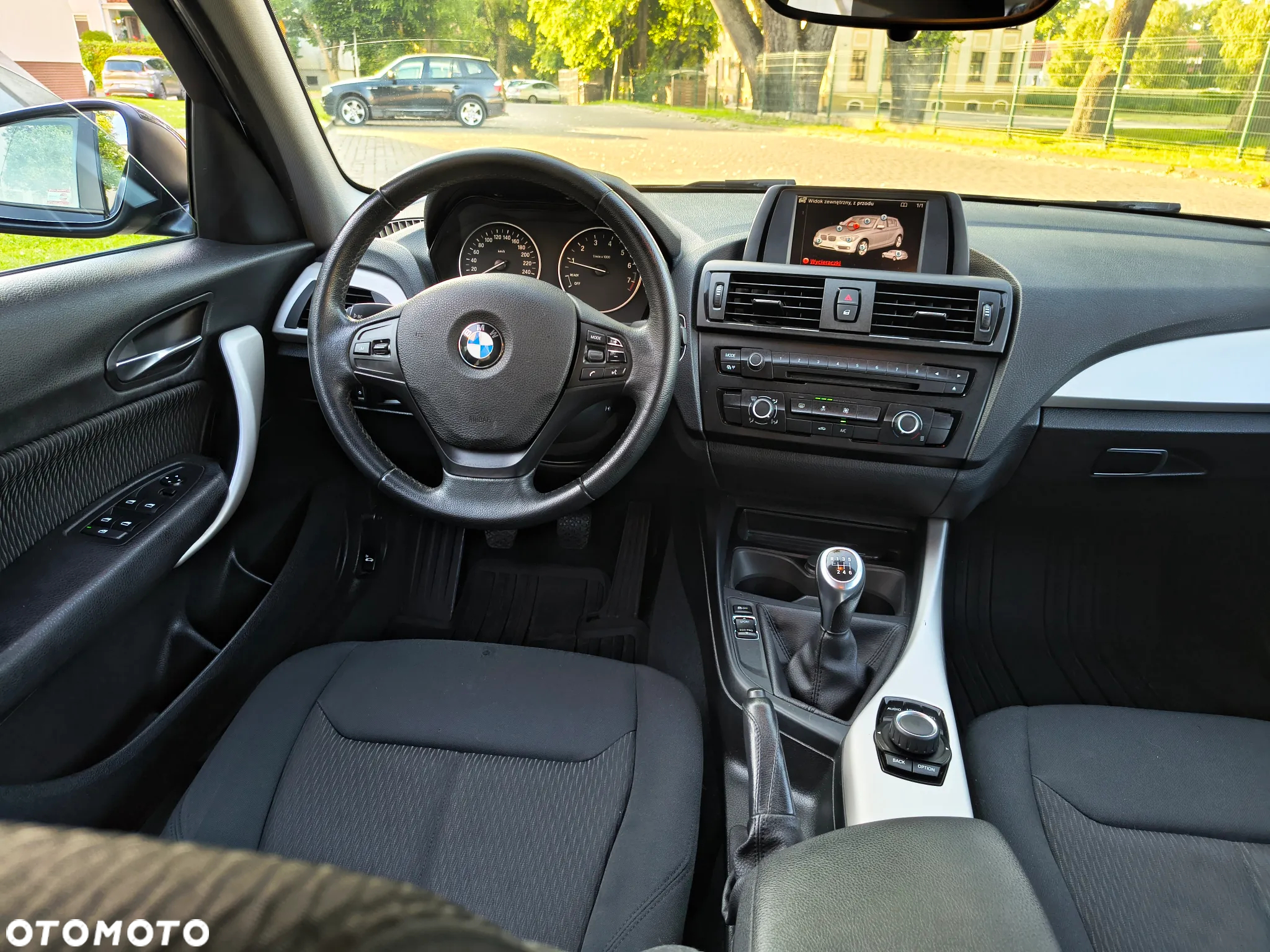 BMW Seria 1 116i - 13