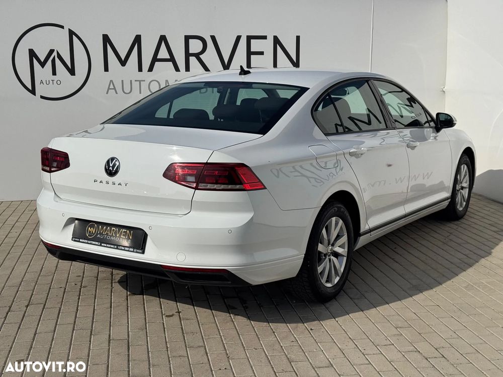 Volkswagen Passat - 4