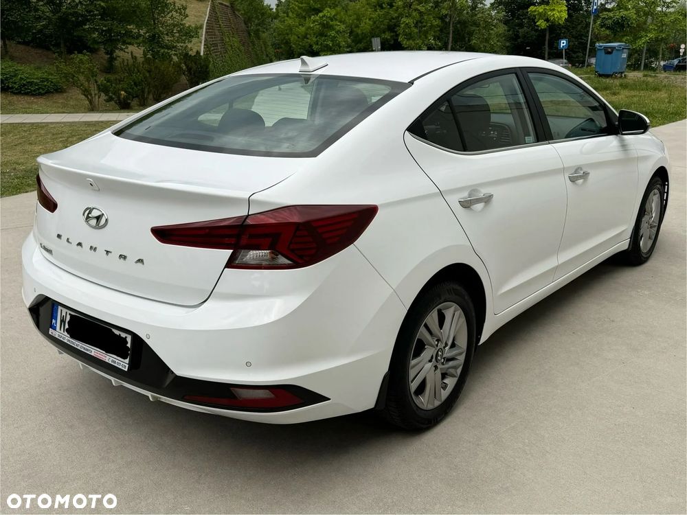Hyundai Elantra 1.6 Comfort - 5