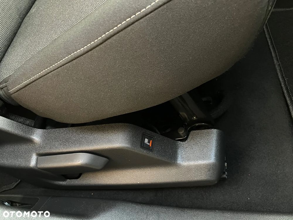 Toyota Proace City Verso 1.2 Turbo L1 Team Deutschland - 19
