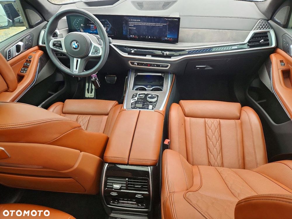 BMW X7 M60i xDrive - 9
