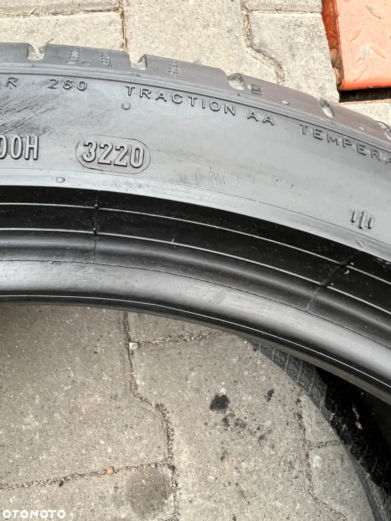 Pirelli Pzero TM 245/40r19 * BMW - 5