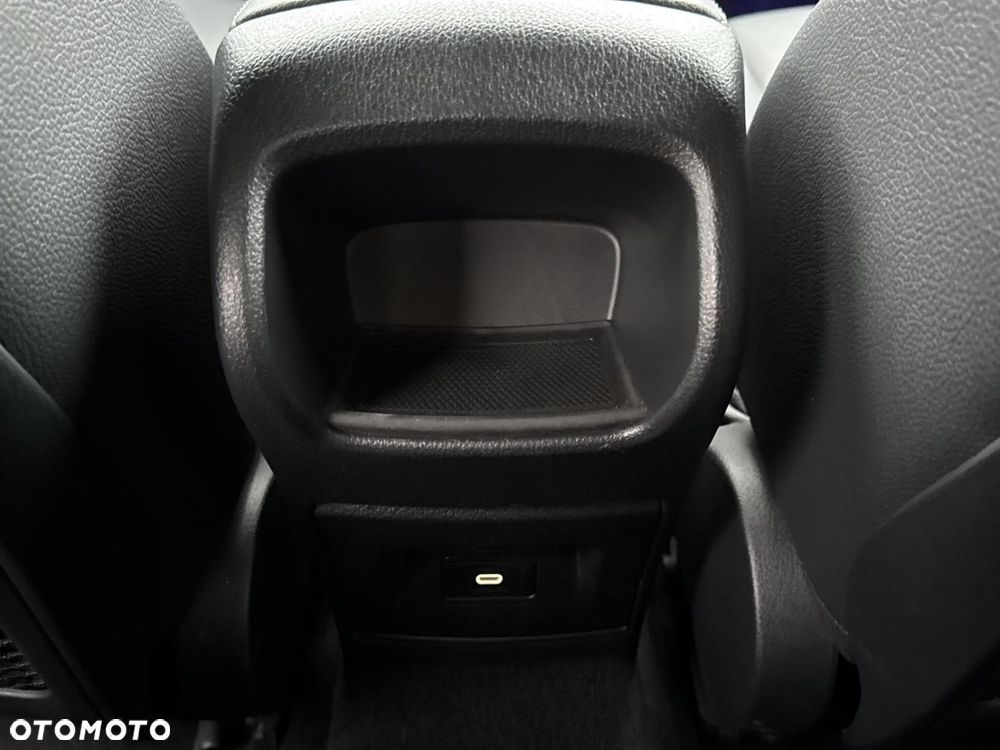 Mercedes-Benz CLA - 16