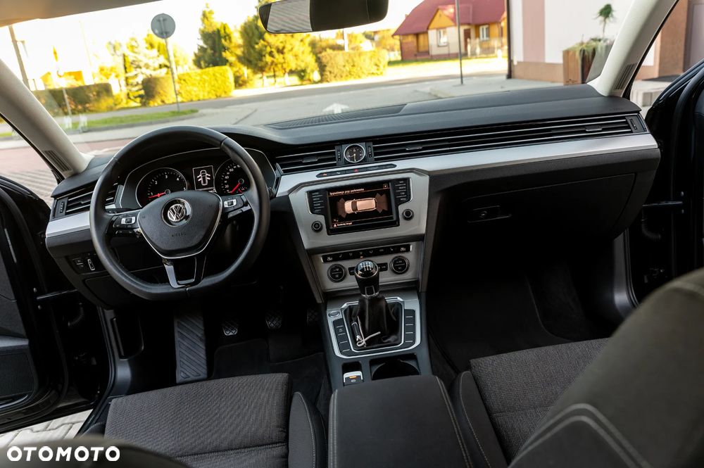 Volkswagen Passat 2.0 TDI BMT Trendline - 36