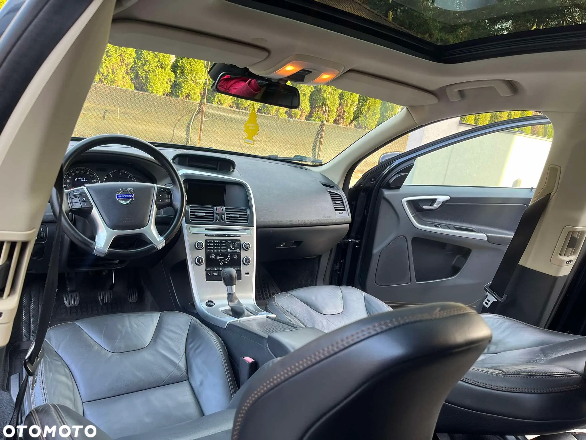 Volvo XC 60 2.4D AWD Summum - 24