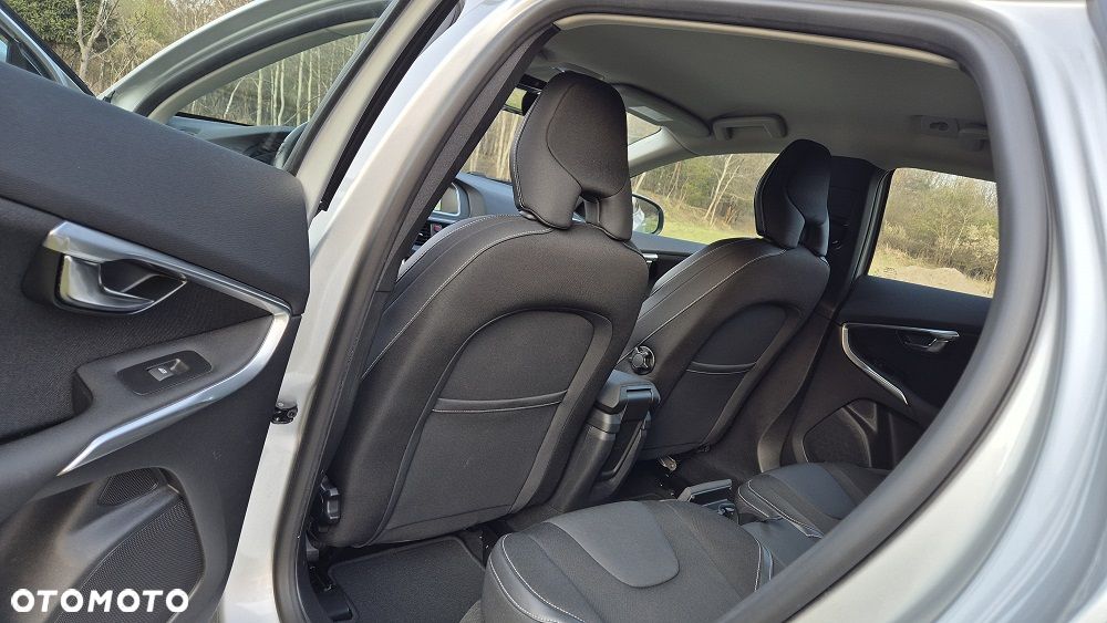 Volvo V40 D2 Momentum - 9