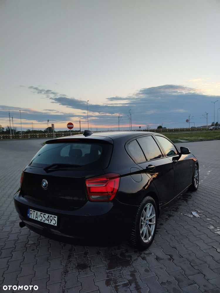 BMW Seria 1 116d EfficientDynamics Sport Line - 2