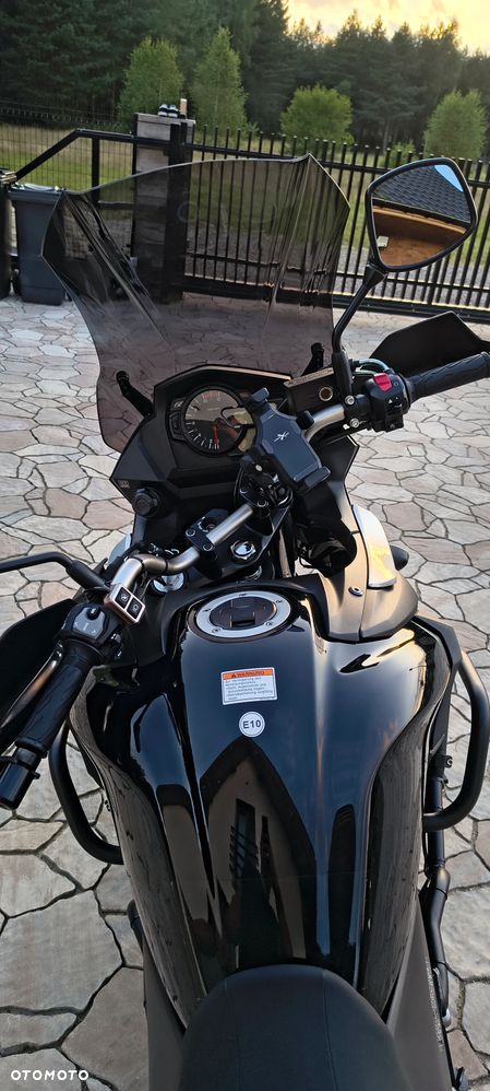 Suzuki V-STROM - 10