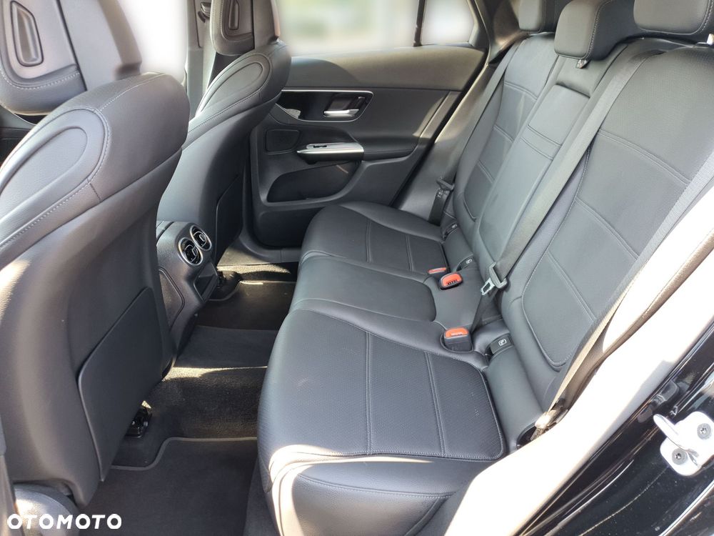 Mercedes-Benz GLC 200 d mHEV 4-Matic Avantgarde - 24