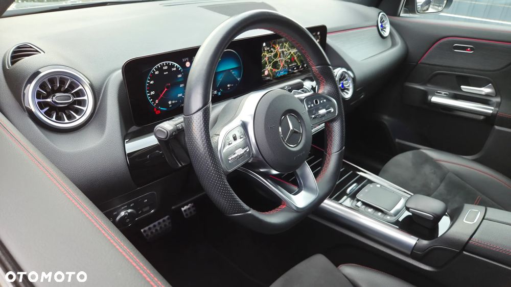 Mercedes-Benz GLA 250e AMG Line - 17