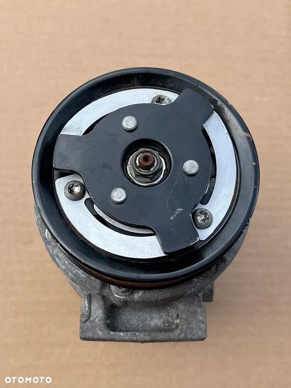 SPRĘŻARKA KLIMATYZACJI KOMPRESOR POMPA 1K0820808F AUDI  SEAT SKODA VW - 9