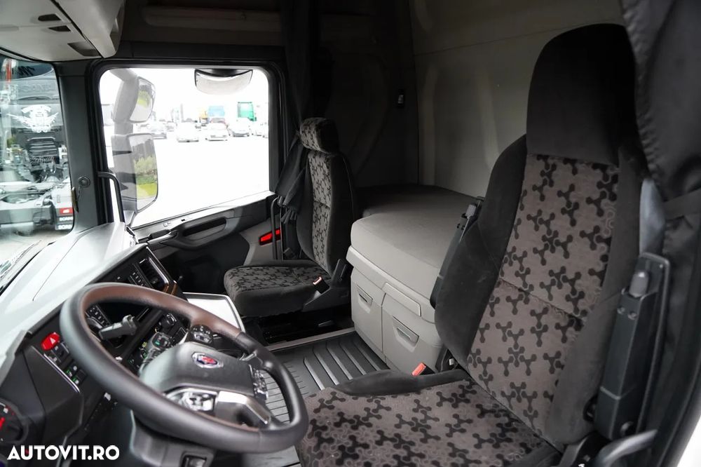 Scania R 520 / V8 / SISTEM HIDRAULIC / RETARDER / I-PARK COOL / FULL AIRMATIC / EURO 6 - 24