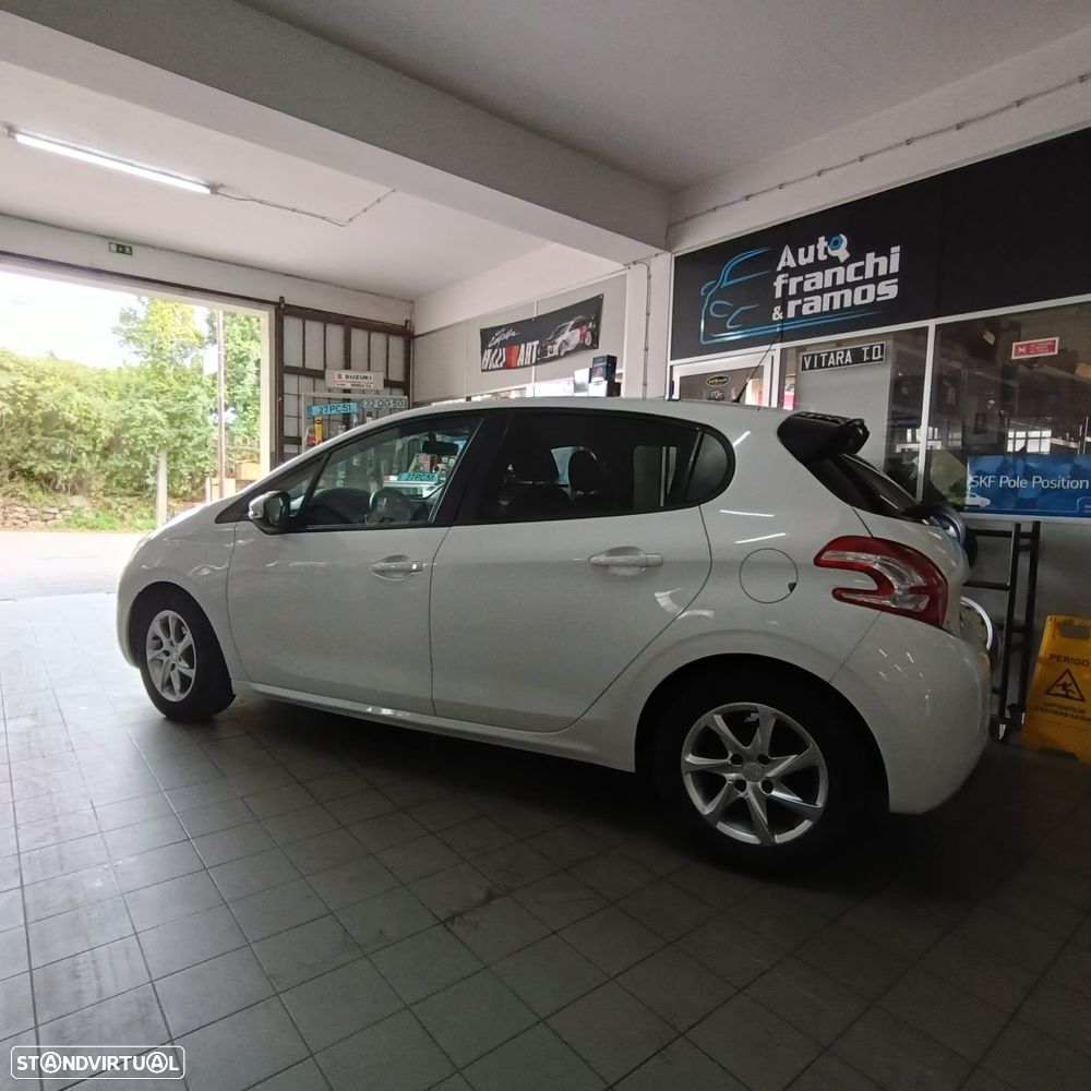 Peugeot 208 e-HDi 68 EGS5 Stop&Start Active - 3