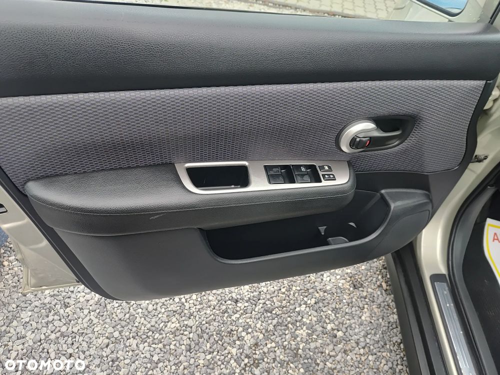 Nissan Tiida 1.6 Acenta - 18