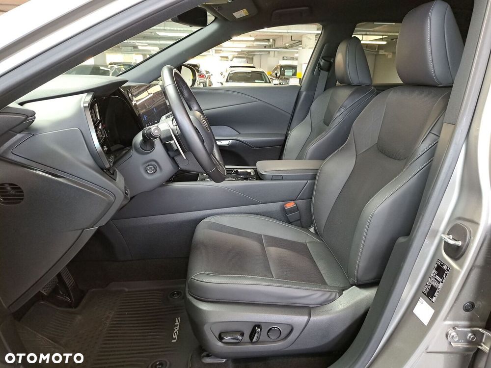 Lexus RX - 12