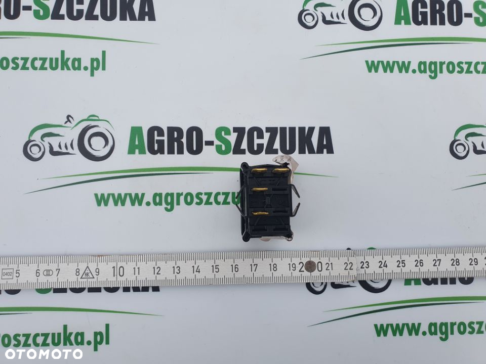 PRZEŁĄCZNIK LAMP OSTRZEGAWCZYCH FARMTRAC - 2