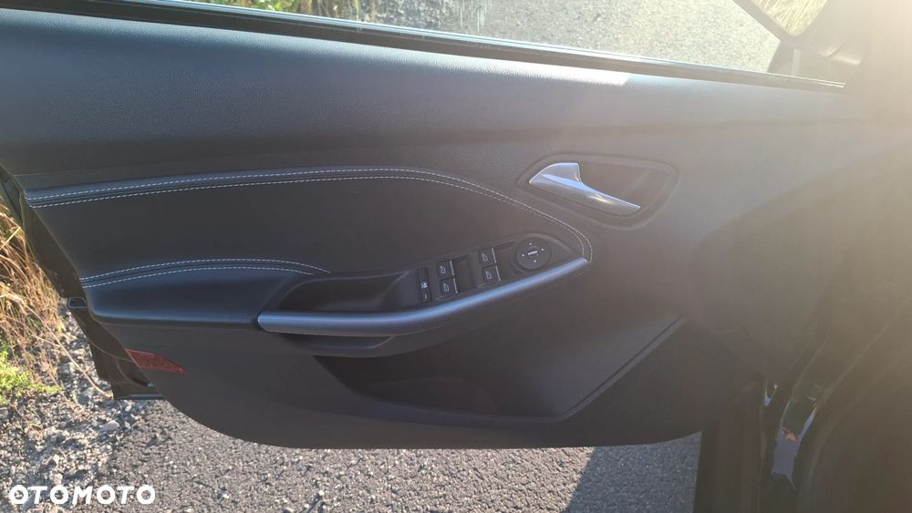 Ford Focus 1.6 EcoBoost Edition - 12