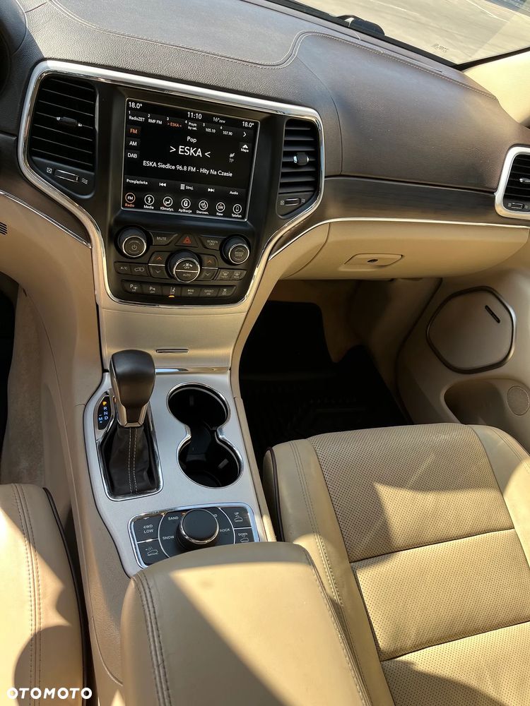 Jeep Grand Cherokee 5.7 V8 HEMI Overland Summit - 11