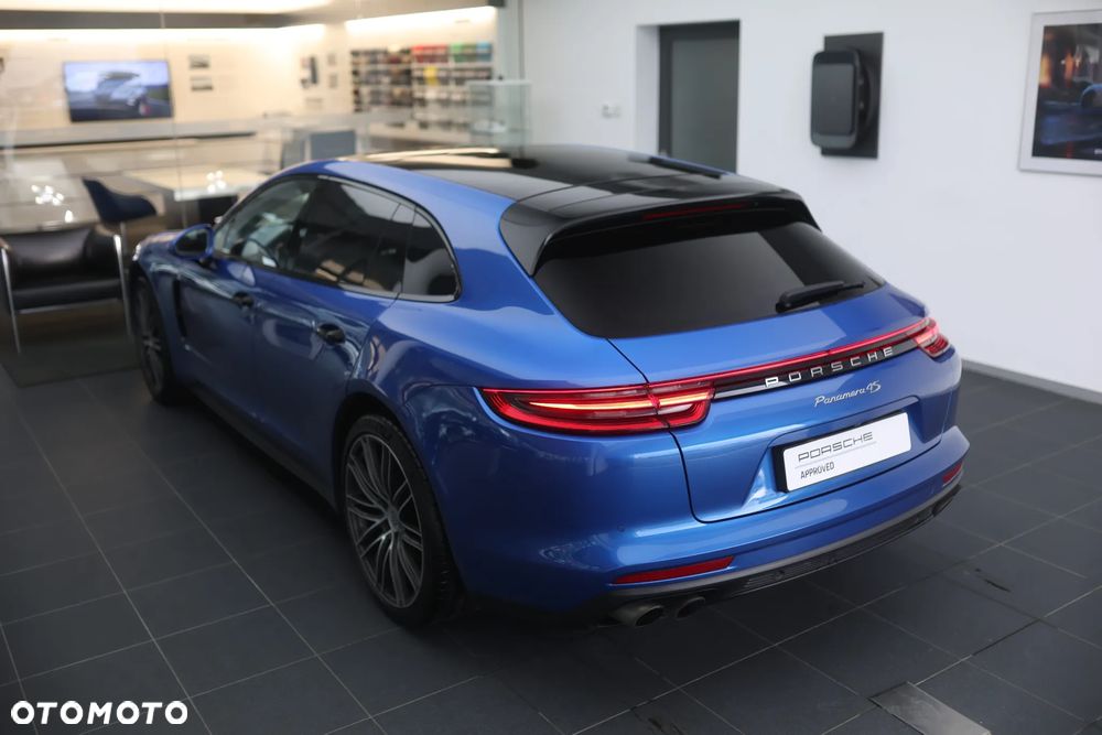 Porsche Panamera 4S - 9