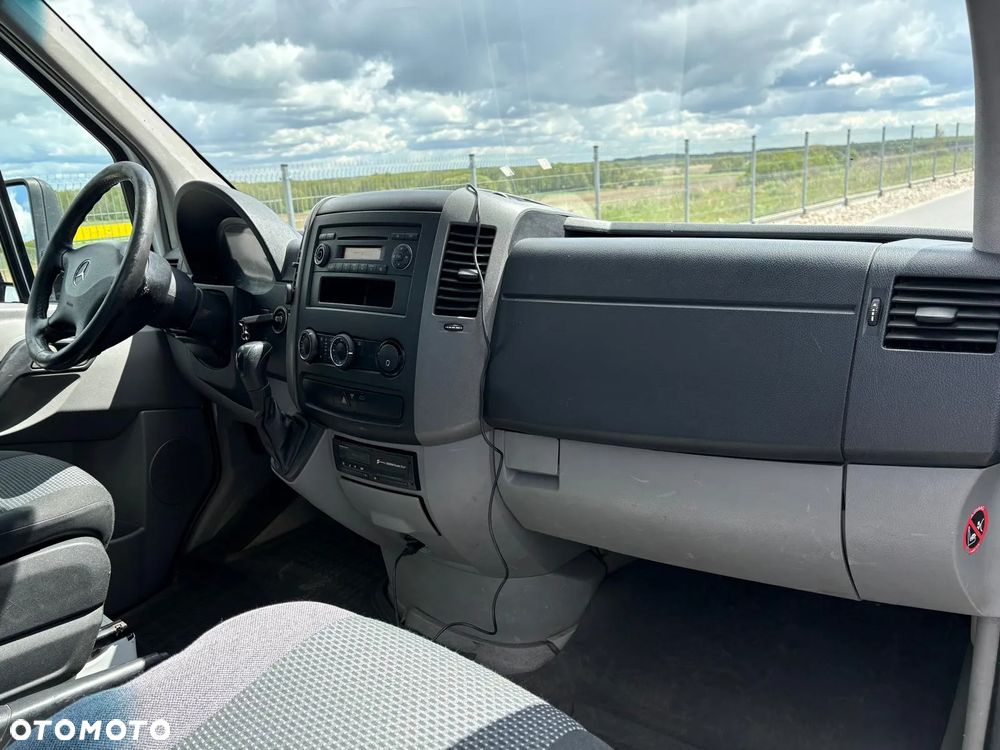 Mercedes-Benz Sprinter - 20