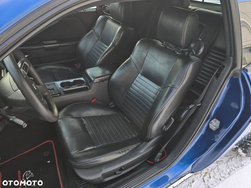 Dodge Challenger - 9