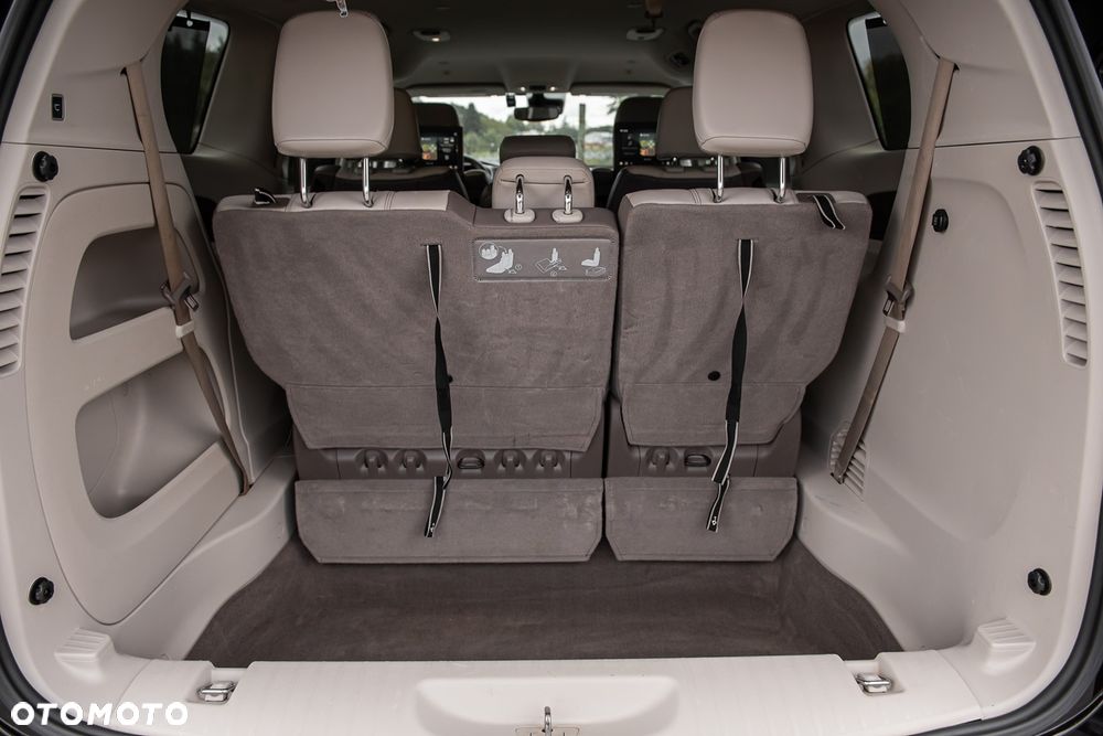Chrysler Pacifica - 28