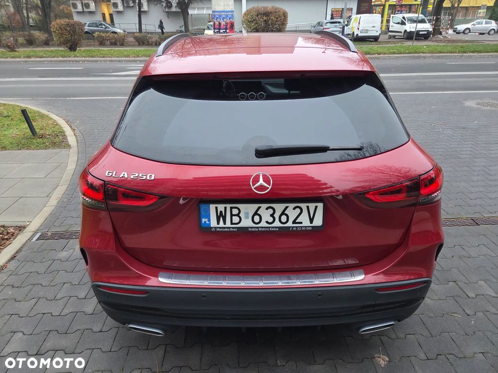 Mercedes-Benz GLA 250 AMG Line - 8