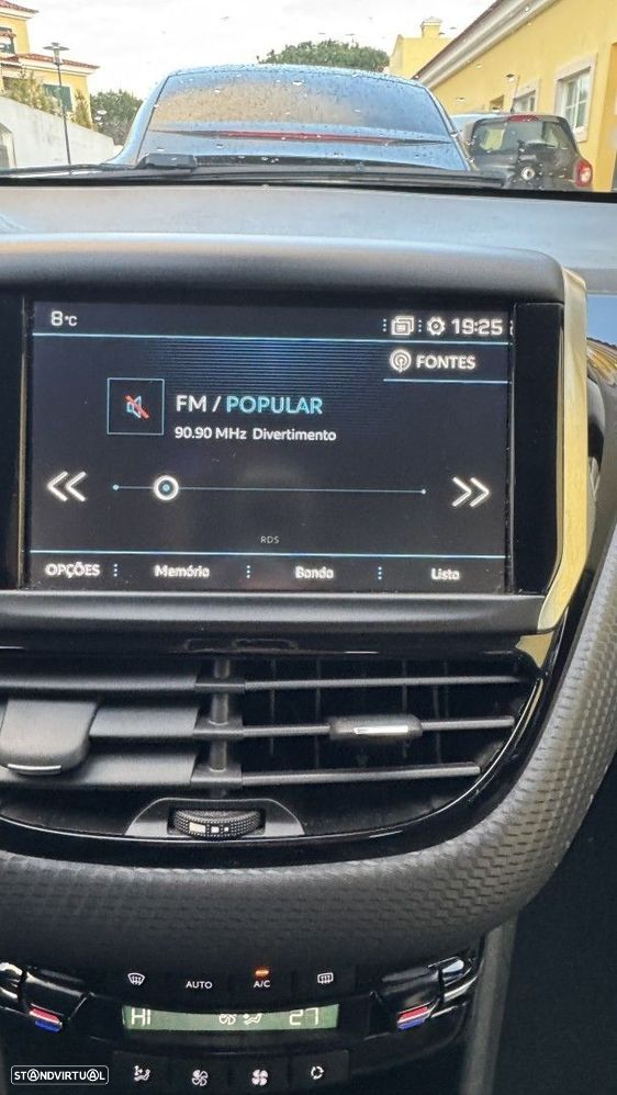 Peugeot 2008 1.2 PureTech Allure EAT6 - 9