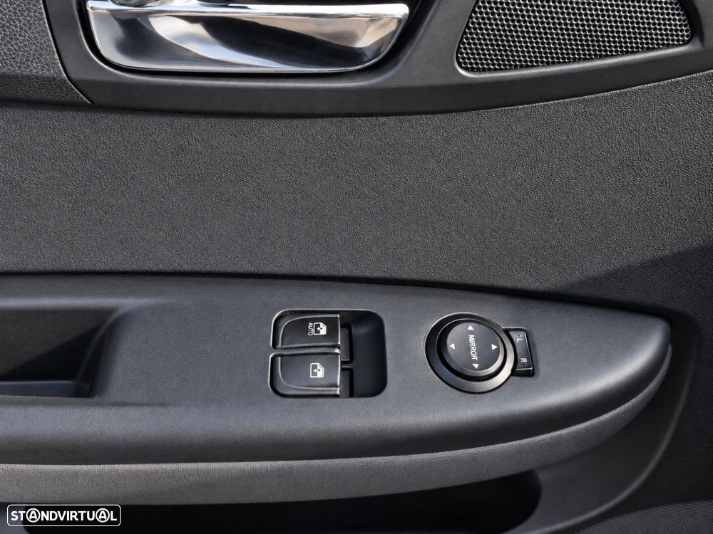 Hyundai i20 1.2 Classic Fun ESP - 13