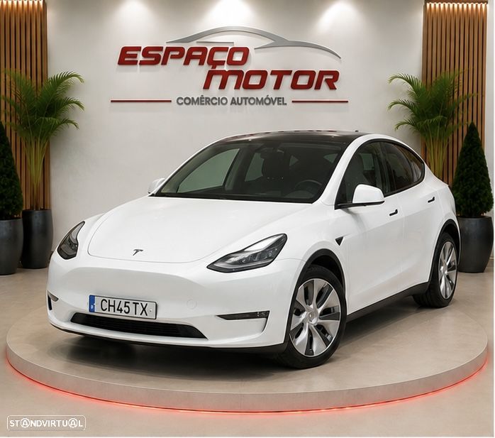 Tesla Model Y Long Range Dual Motor AWD — fotografia 6
