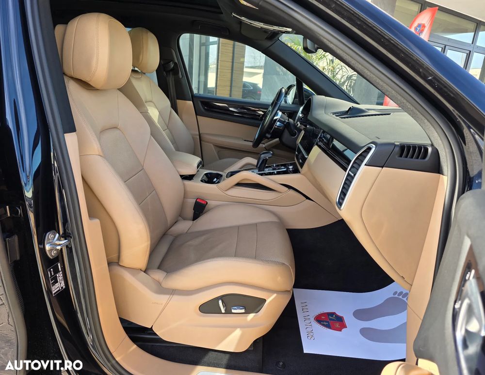 Porsche Cayenne - 18