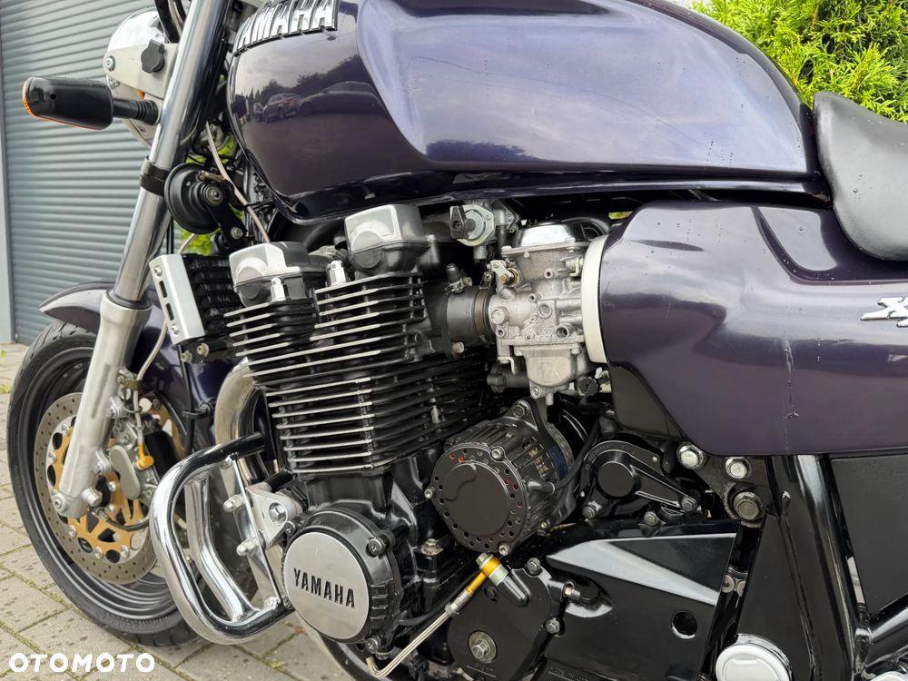 Yamaha XJR - 38